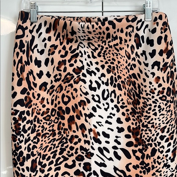 ECI NWOT Brown Cream Animal Midi Skirt stretch, Size M - Picture 2 of 9